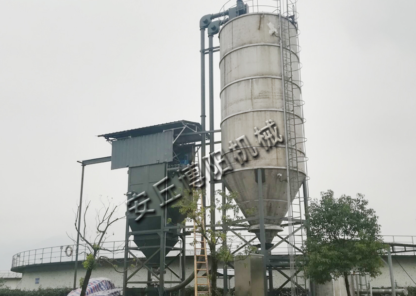化肥行業(yè)使用噸袋拆包機效果使人驚嘆！