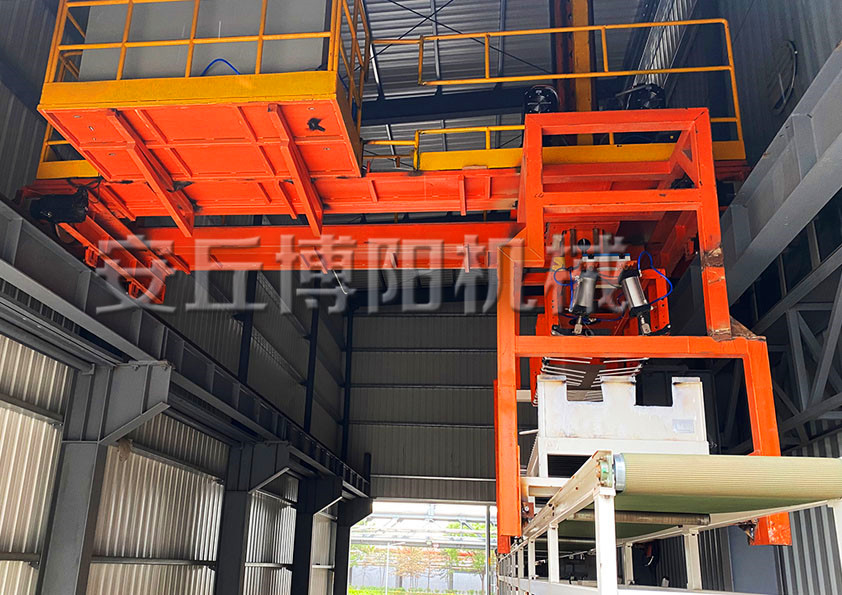 袋料全自動(dòng)裝車(chē)機(jī)讓企業(yè)擺脫了人工裝車(chē)的現(xiàn)狀
