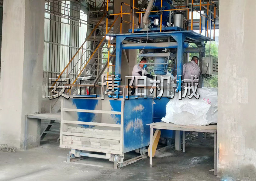 安丘博陽機械重鈣粉噸袋包裝機技術特點你了解嗎？